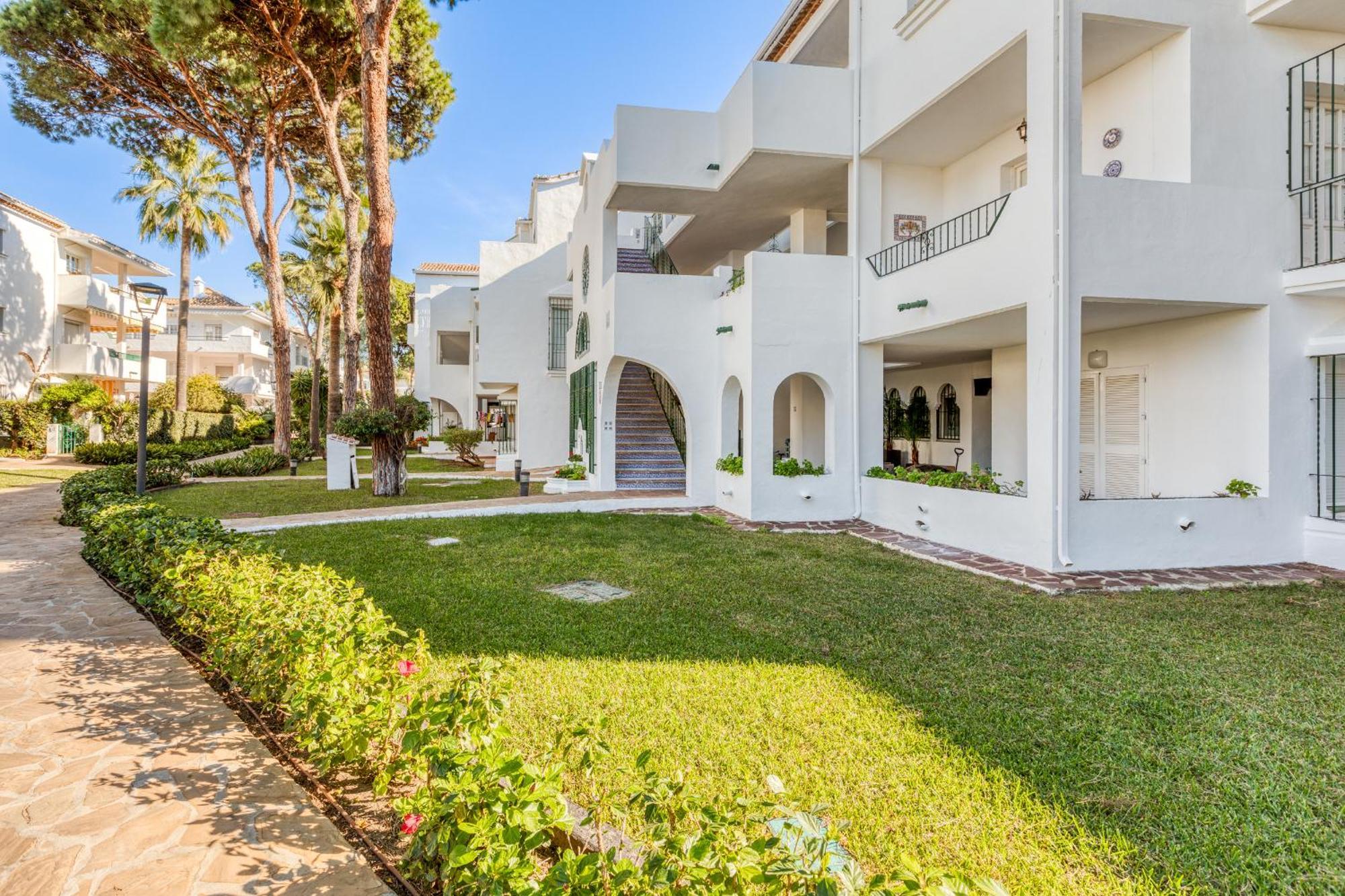 Life El Presidente Penthouse Pool View Apartment Estepona Exterior photo