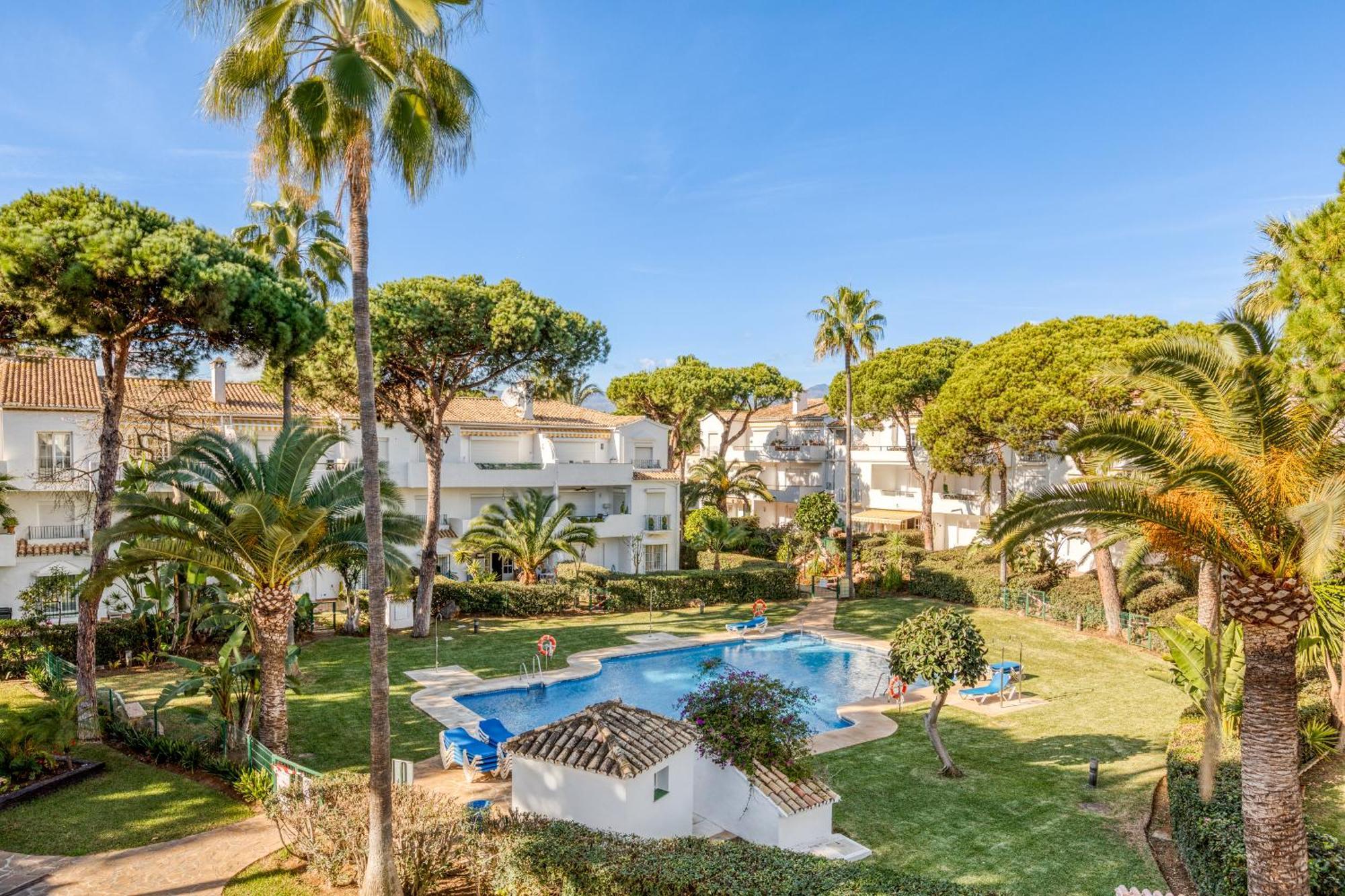 Life El Presidente Penthouse Pool View Apartment Estepona Exterior photo